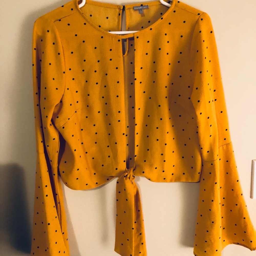 NWOT blouse with middle keyhole